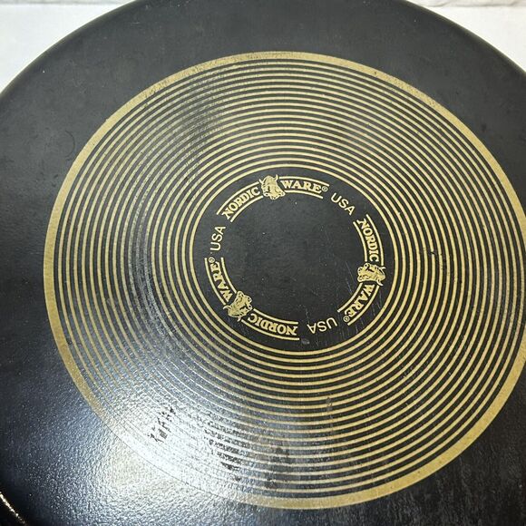 Nordic Ware 12 Inch Texas Skillet With Helper Handle Black - Picture 3 of 4